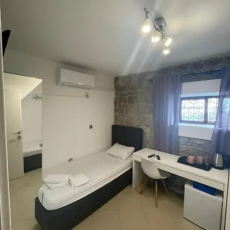 Rooms Pama